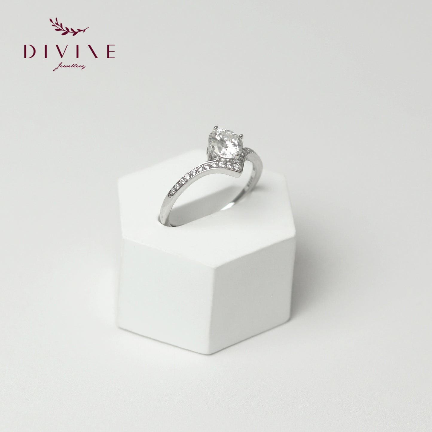 Moissanite Rings 10